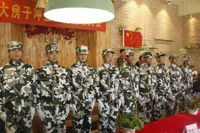集装箱货运列车拼图